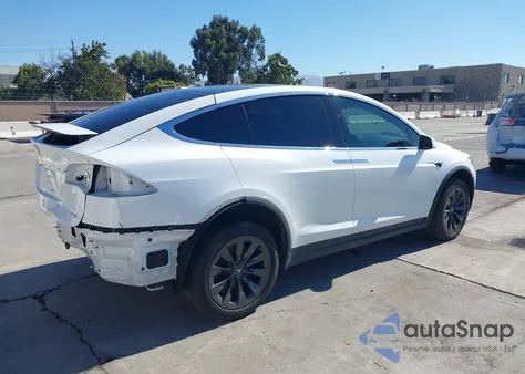 2018 Tesla Model X 100D/75D/P100D z USA, uszkodzony, nr VIN 5YJXCAE20JF127078
